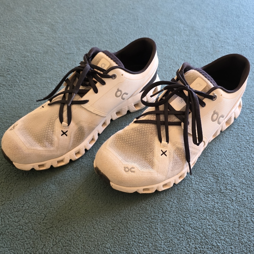 ON Cloud Running Shoes Mens Size 10
